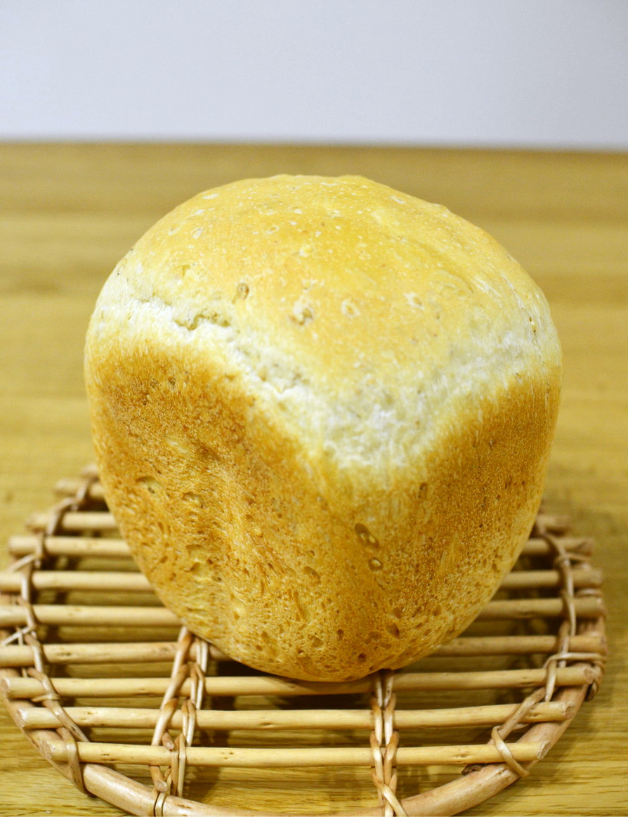 HBで長時間発酵 W白ごま食パンの画像