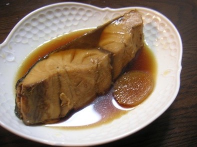 冷凍魚でも美味しい煮魚（ワラサの煮つけ）の写真