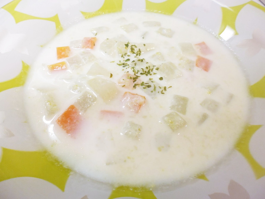 白菜と大根のスープの画像