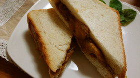 残りのカレーでホットサンド