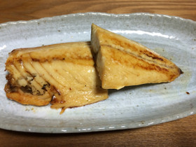 フライパンでもふっくら焼ける♡塩サバ