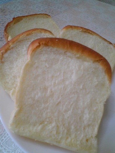 シンプル食パン♪（超我流な捏ね方付き♡）の写真