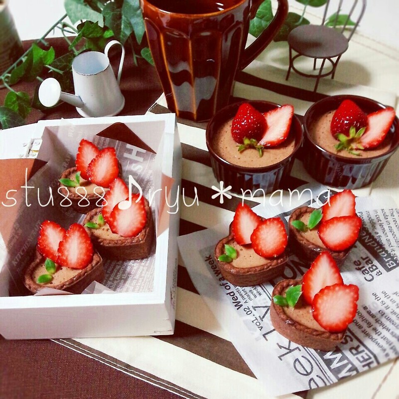  4つの材料で作るグルメなチョコレートムースのレシピ