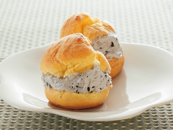 ごまのシュークリーム