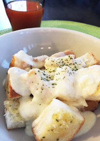 簡単朝ご飯にチーズフォンデュdeパン