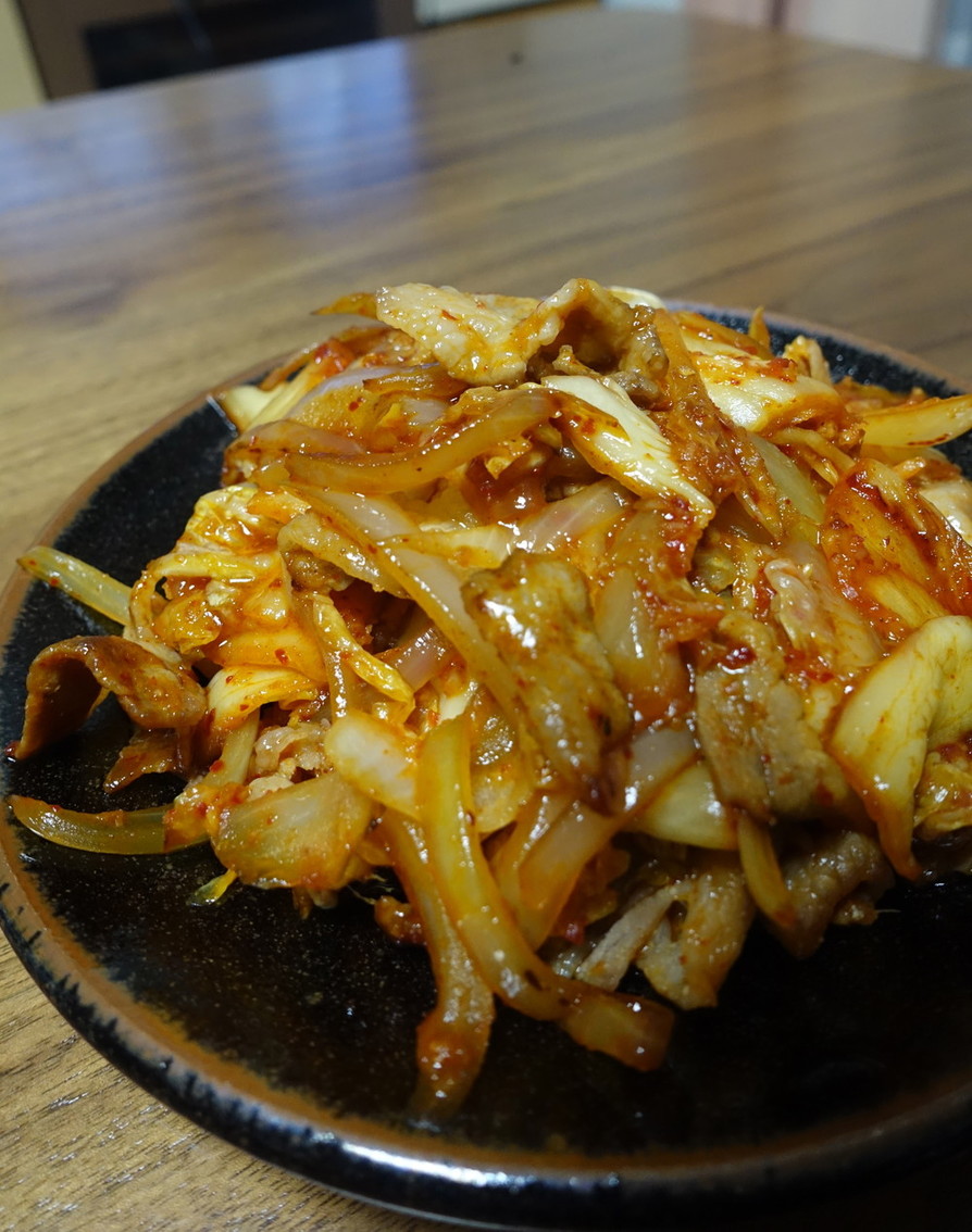 定番おかずのコラボ☆豚キムチの生姜焼きの画像