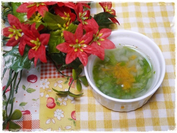 離乳食中期　にんじんと大根と白菜のスープの画像