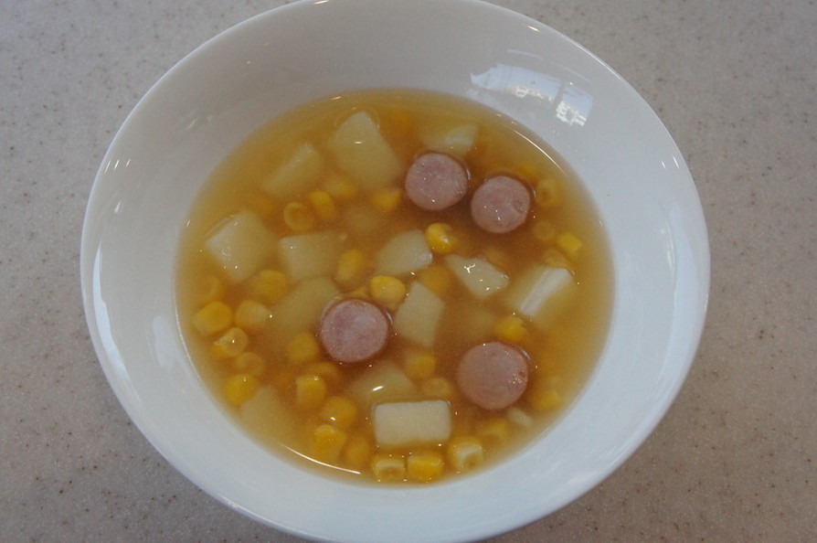 ジャガイモ、コーン、ケールのスープのレシピ