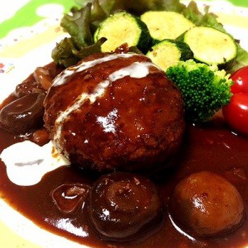 洋風煮込みハンバーグ 2と３種きのこの煮込みハンバーグ 2 内容量130g 固形量70g
