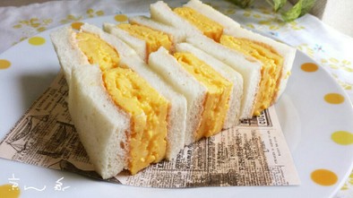 朝から幸せ♡厚焼き玉子のサンドイッチの写真