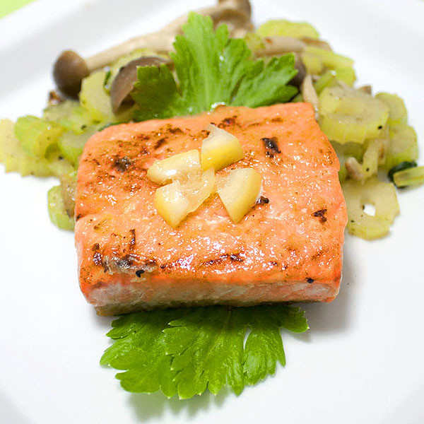 トラウトサーモンのムニエル・塩レモン風味 by 白いろ 【クックパッド】 簡単おいしいみんなのレシピが357万品