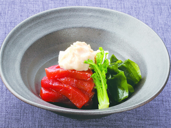 まぐろ、大根、わかめのパインかすあえ