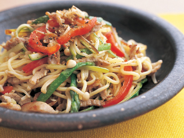 アスパラと豚肉の塩焼きそば