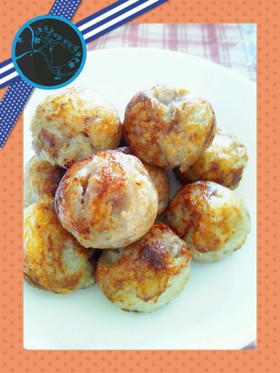 たこ焼き器でモチモチじゃが豚ボール♪