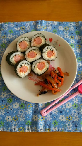 子どもランチ♪ご飯でウインナーまきまき♪