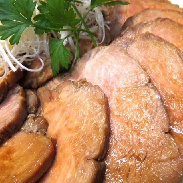 ピンクの柔らかチャーシュー 煮豚 レシピ 作り方 By ピチュペチュ クックパッド