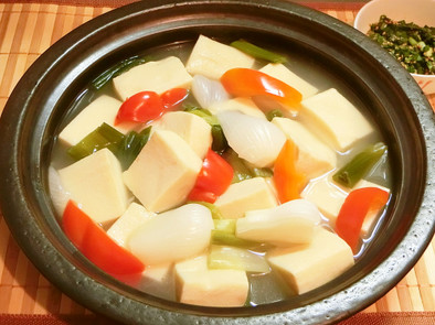新玉葱と高野豆腐の簡単鍋の写真