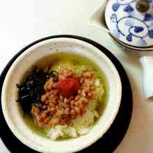 意外な組み合わせ 納豆茶漬け がハマる美味しさ クックパッドニュース