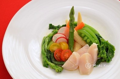 亜麻仁油で春野菜のおしゃれ帆立サラダの写真