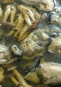 牡蠣のアヒージョ バジルオイル風味