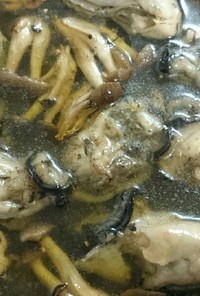 牡蠣のアヒージョ バジルオイル風味
