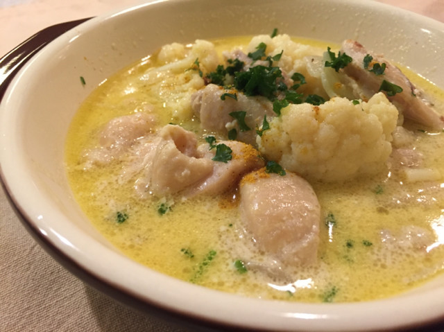 キヌアとカリフラワーのカレー入りチキンミートボールのレシピ