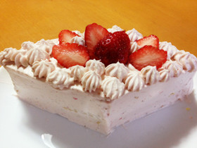 ひな祭りに♪いちごのふわふわケーキ♡