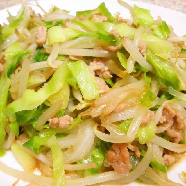 もやし きゃべつ 豚挽肉のお手軽野菜炒め レシピ 作り方 By 王様のおさんどん クックパッド