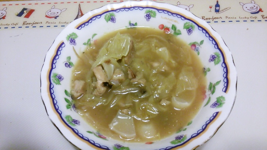 鶏と野菜のおかずスープの画像