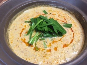 めんつゆで簡単♡超節約の豆乳もやし坦々鍋