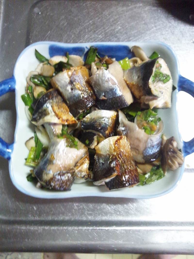 １０月５日晩飯【秋刀魚の梅肉巻】の画像