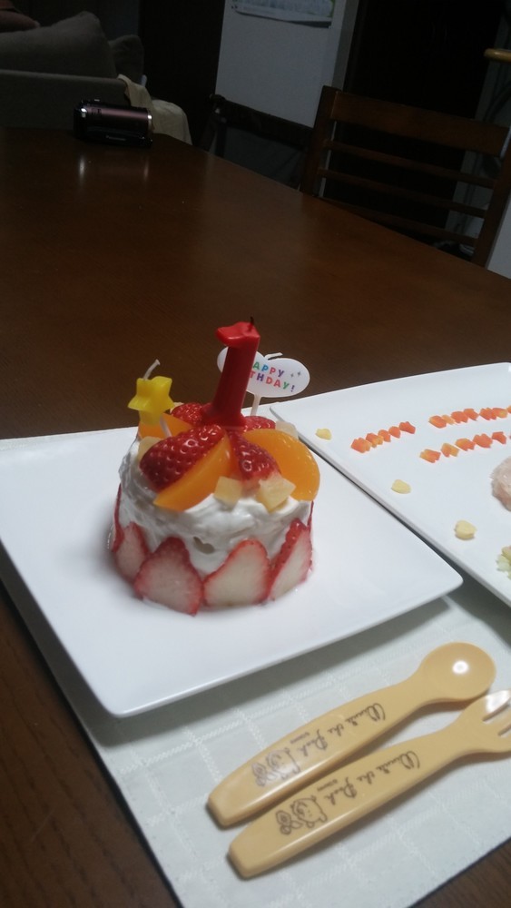 一歳の誕生日ケーキの画像