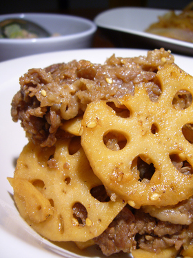 ■牛肉とれんこんのゴマ炒め■