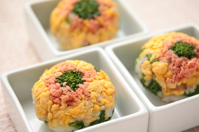 ちらし寿司の素で！菜の花手まりの写真