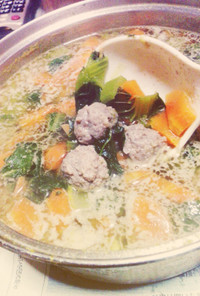 小松菜と肉団子のコンソメスープ