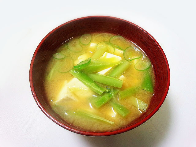 ブロッコリーの茎(茹で汁)のお味噌汁の画像