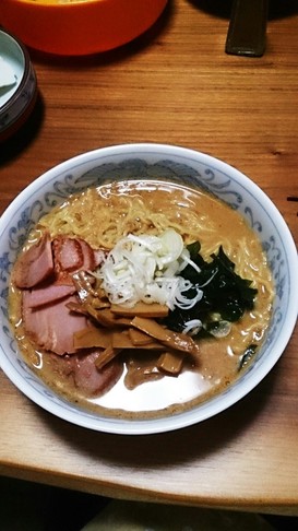 鍋に入れるだけ!手作りスープ味噌ラーメン
