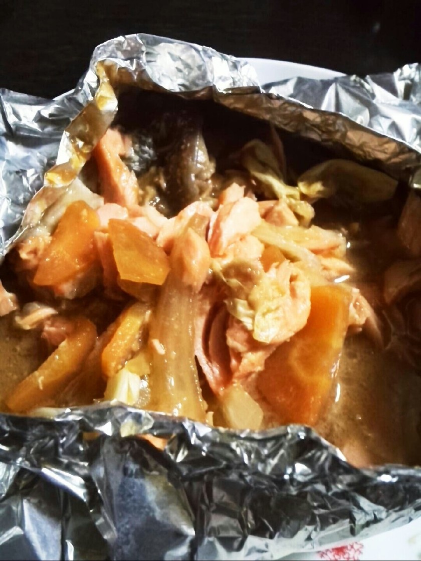 アルミホイルで作る鮭のちゃんちゃん焼き by Ryu3319 【クックパッド】 簡単おいしいみんなのレシピが357万品