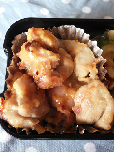 お弁当に♪簡単！鶏モモ肉の味噌マヨ焼き♡の写真