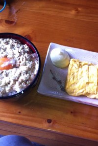 納豆と豆腐のふわ卵丼