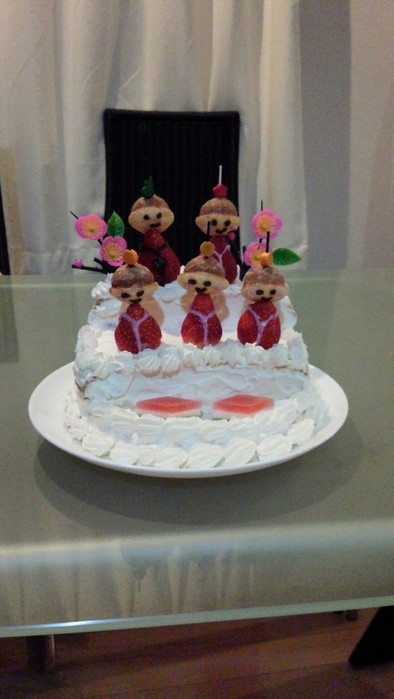 ひな祭りに!!簡単ひな人形デコケーキの写真