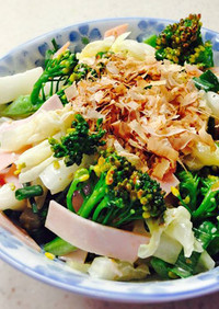 白菜とブロッコリーのニンニク胡麻サラダ