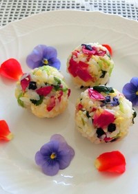 お花見エディブルフラワーの華やか手毬寿司