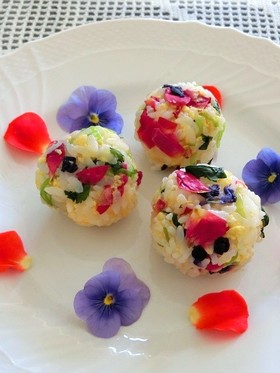 お花見エディブルフラワーの華やか手毬寿司