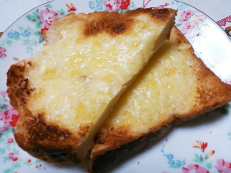 朝食に♡チーズマヨトーストの画像