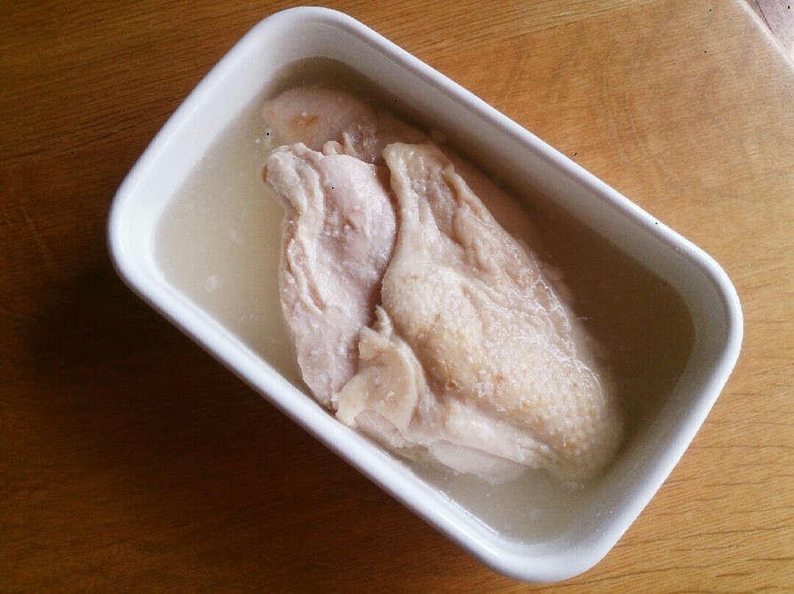 塩糀でふっくら柔らか♪茹で鶏の画像