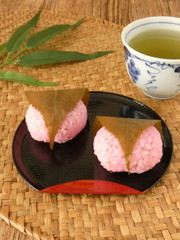 炊飯器で簡単★もち米の桜餅♪の写真