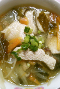 簡単　鶏肉　ごぼう　ワカメの　中華スープ