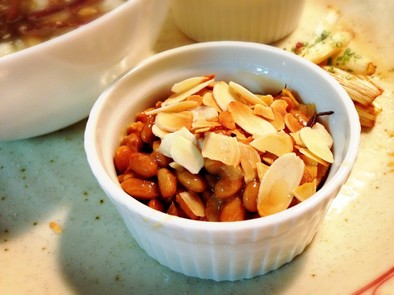 塩麹＆オリーブオイル＆ナッツ＆醤油の納豆の写真