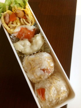 焼きそばおにぎり弁当